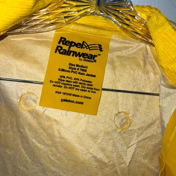 Yellow Raincoat - Picture 7 of 8